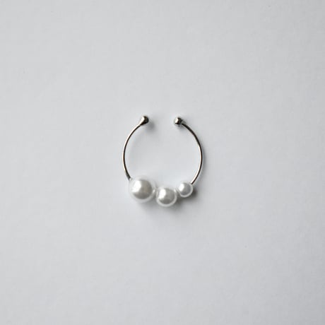 chibi design pearl ear cuff