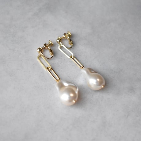 big baroque pearl pierce/earring