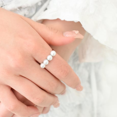 petit dot ring