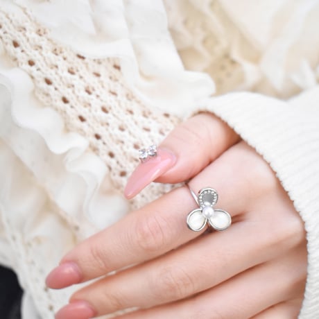 petal clover ring