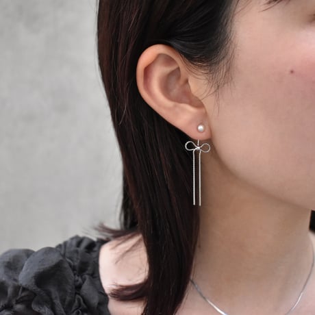 pearl back catch ribbon earring / pierce
