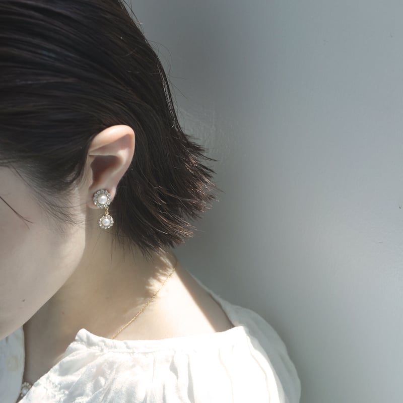 double flower motif earring / pierce | ISRIE