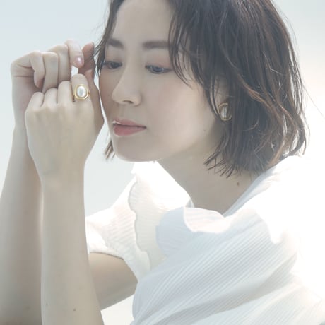 pearl in metal ring