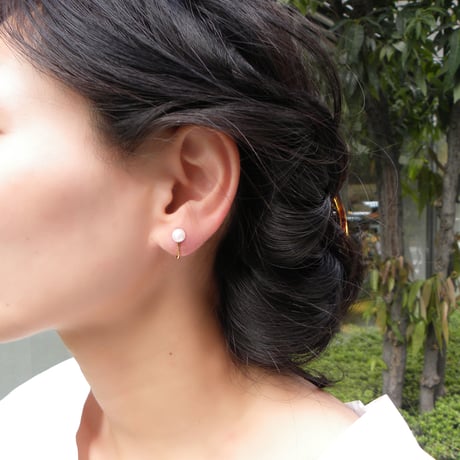 single pearl earring