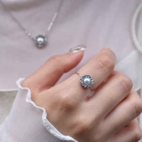 single flower motif ring