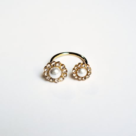 silver flower motif double ring