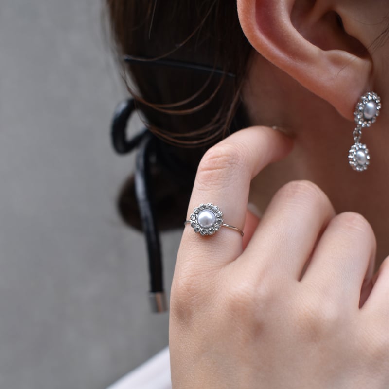 silver single flower motif ring | ISRIE silver single flower motif ring | ISRIE