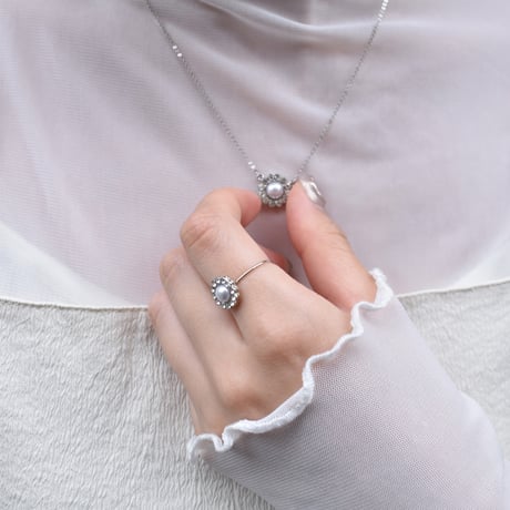 single flower motif ring