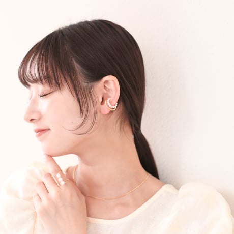 pearl × metal ear cuff
