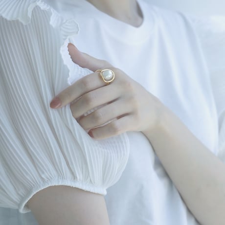 pearl in metal ring