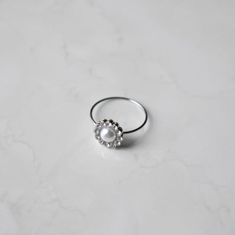 single flower motif ring