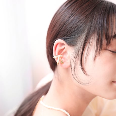 lily ribbon ear cuff