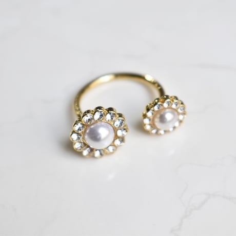 silver flower motif double ring