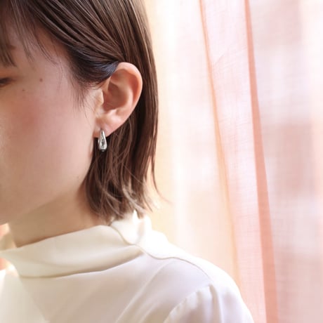puffy metal hoop pierce M