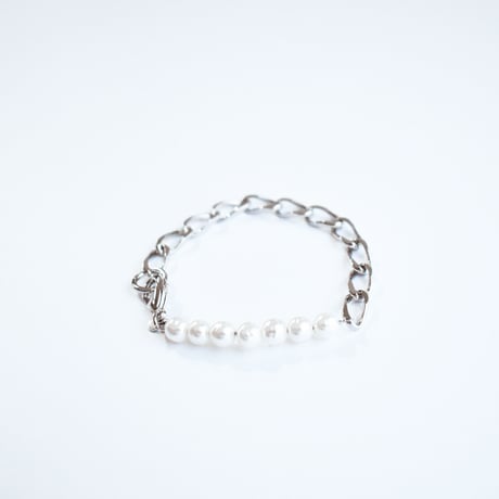 pearl × metal chain bracelet