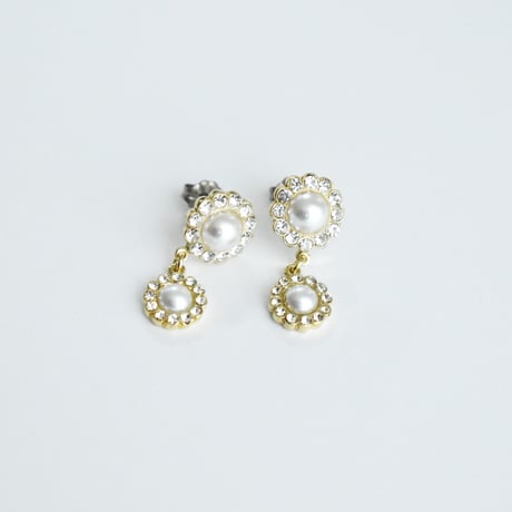 double flower motif earring / pierce