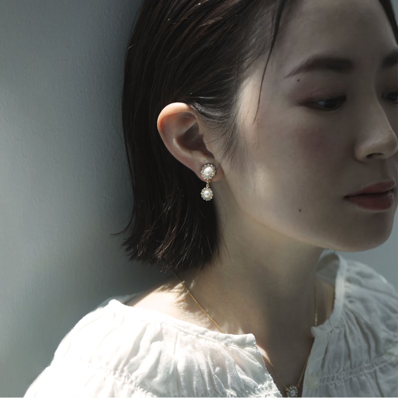 double flower motif earring / pierce | ISRIE