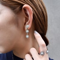 triple flower motif earring / pierce