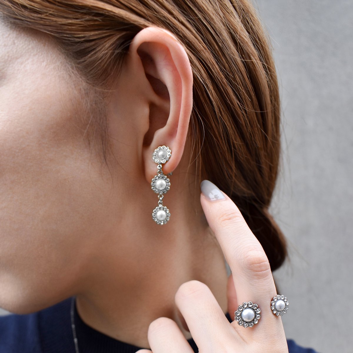 triple flower motif earring / pierce | ISRIE