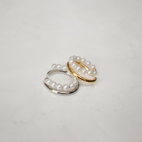 pearl × metal ear cuff