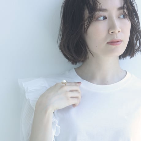 pearl in metal ring