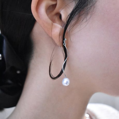 gentle curve pearl pierce / earring