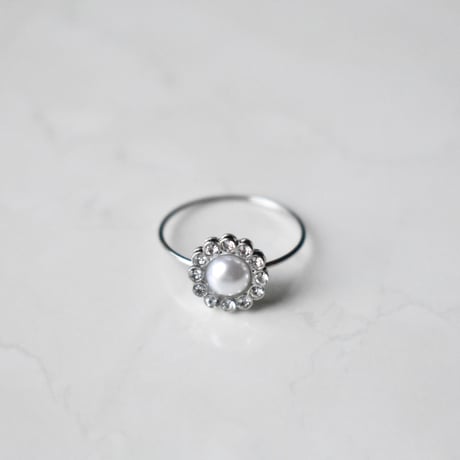 single flower motif ring
