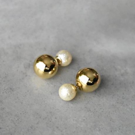 shiny pearl & ball  pierce S