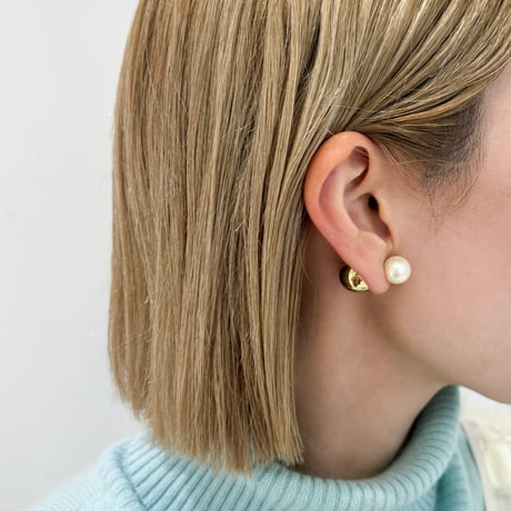 shiny pearl & ball  pierce M