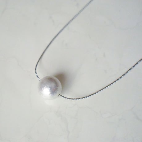 shiny pearl necklace