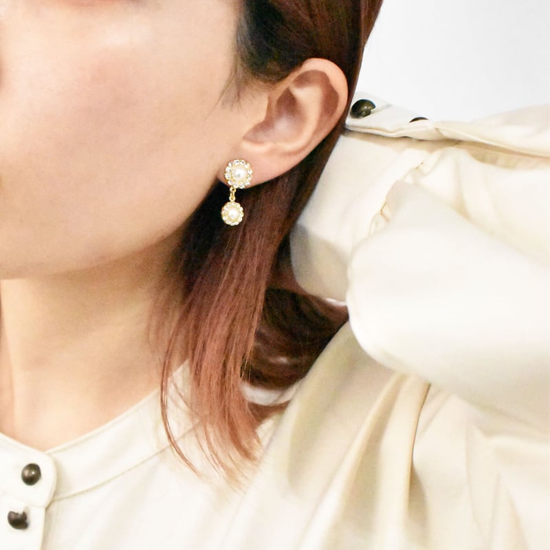 double flower motif earring / pierce | ISRIE