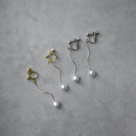 gentle curve pearl pierce / earring