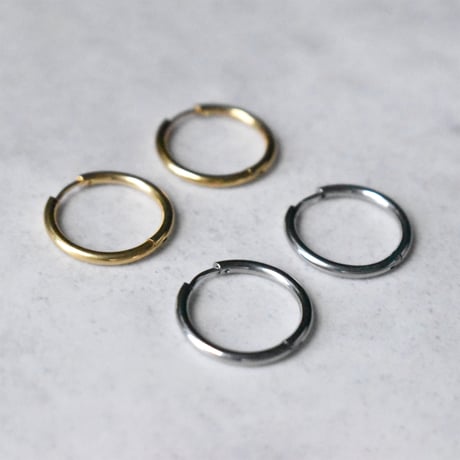 here's SPINAL SINGLE PIERCE 片耳 here's SPINAL SINGLE PIERCE 片耳