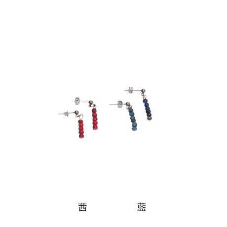 木のピアス