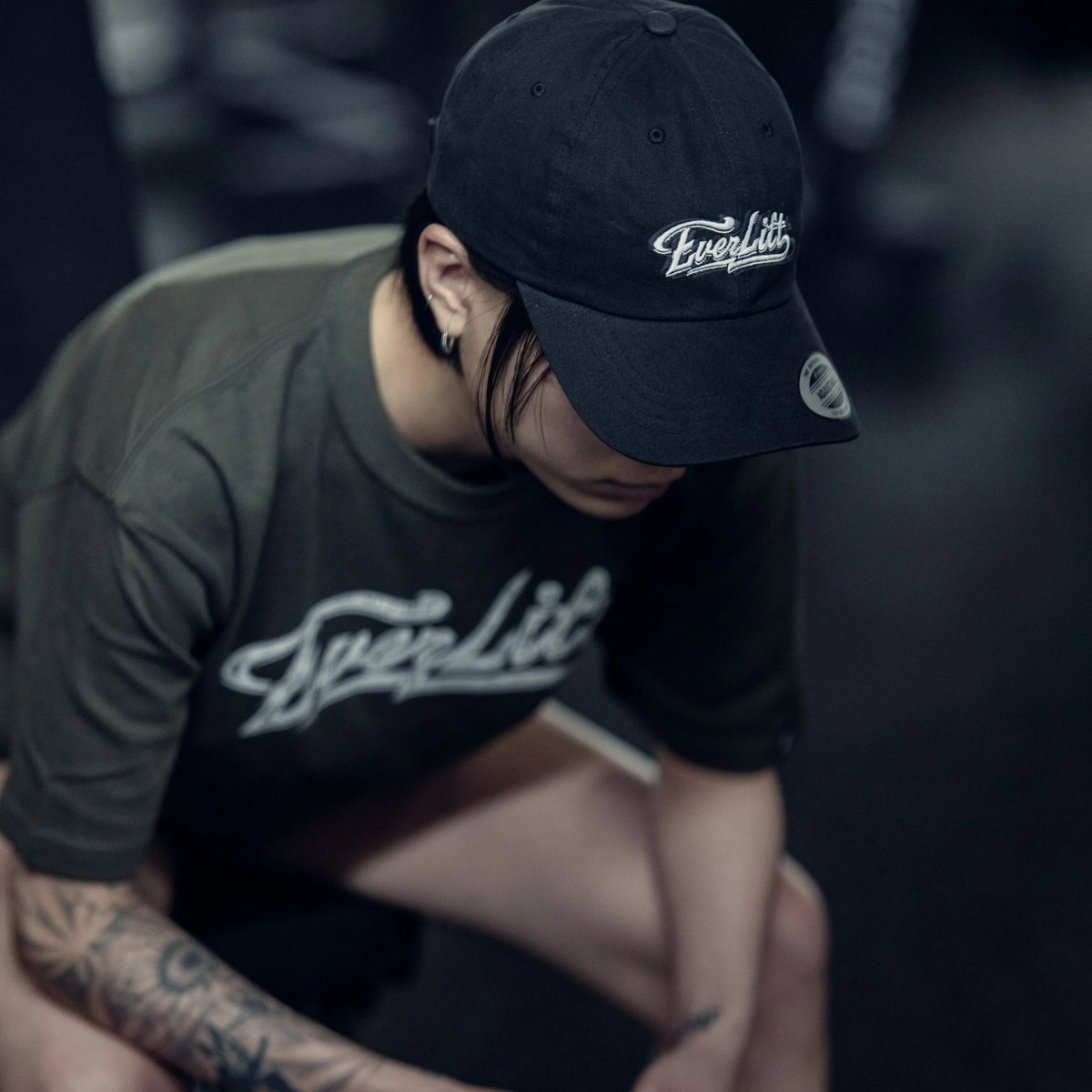 Signature T-shirt(KHK) | EVERLIFT STORE