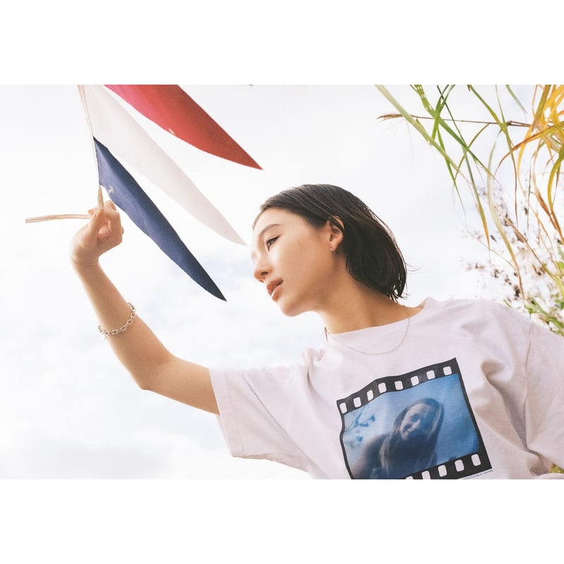 映画公式TEE 『フラッグ・デイ 父を想う日』 × anytee | anytee