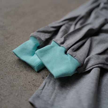 [anytee classics] Financial Independent Tee_Gray × Mint