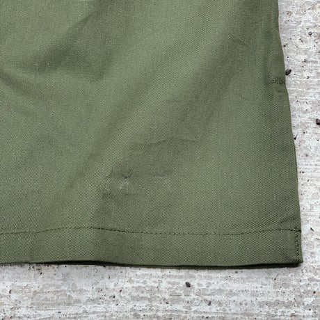 ［for WOMEN］USARMY Olive Green Shirts_deadstock_Cタイプ_前面左下にスレあり