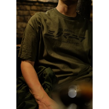 ブラック/オリーブ ミリマニア Tee