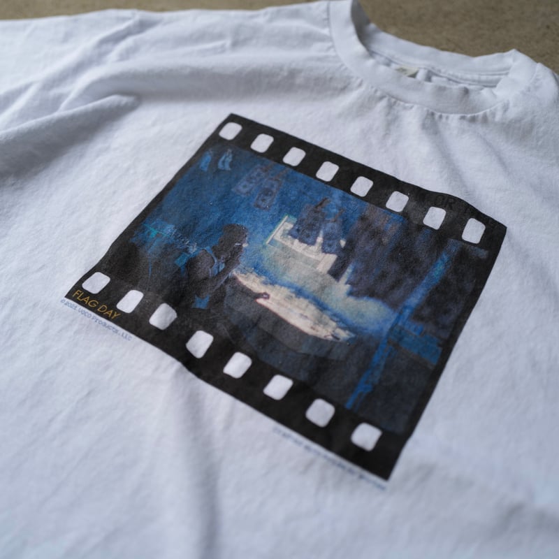 映画公式TEE 『フラッグ・デイ 父を想う日』 × anytee | anytee