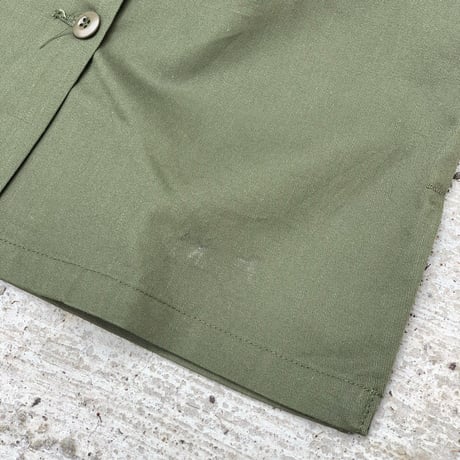 ［for WOMEN］USARMY Olive Green Shirts_deadstock_Cタイプ_前面左下にスレあり