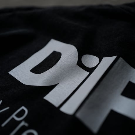 Delivery Precious Creativity_Faded Black Tee