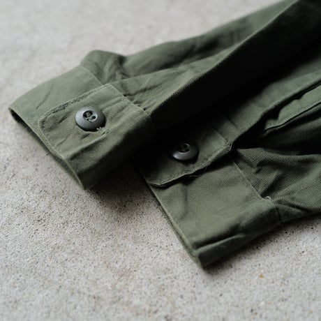 ［16 (1/2) / XL fit］USARMY Olive Green Shirts