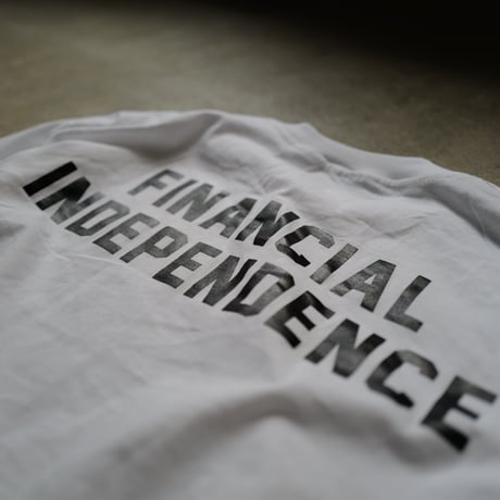 [anytee classics] Financial Independent Tee_White × Diamond Blue