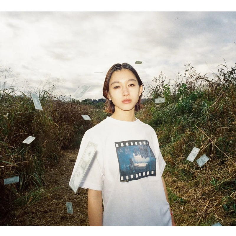 映画公式TEE 『フラッグ・デイ 父を想う日』 × anytee | anytee