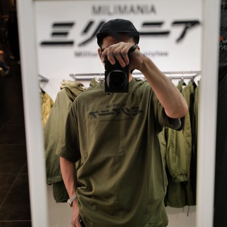 ブラック/オリーブ ミリマニア Tee