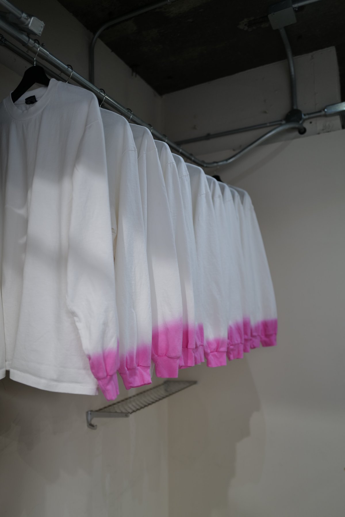 先行販売 [anytee classics] Dip Dyed Long Tee_Pink |