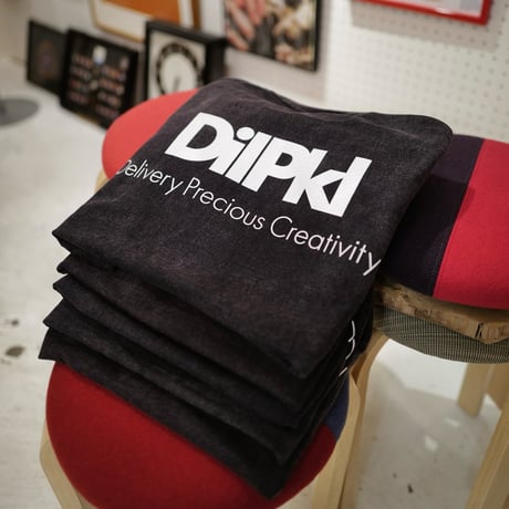 Delivery Precious Creativity_Faded Black Tee
