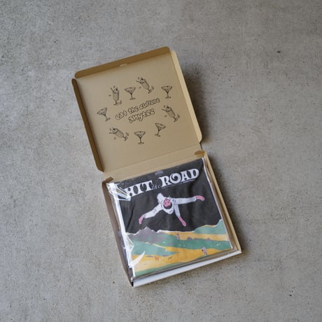 映画公式TEE/CAP『君は行く先を知らない(英題 HIT THE ROAD)』× anytee