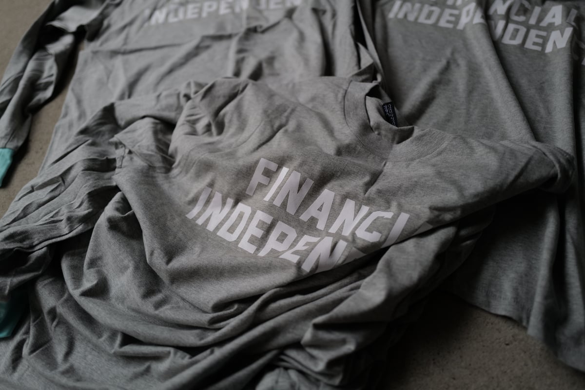 anytee classics] Financial Independent Tee_Gra